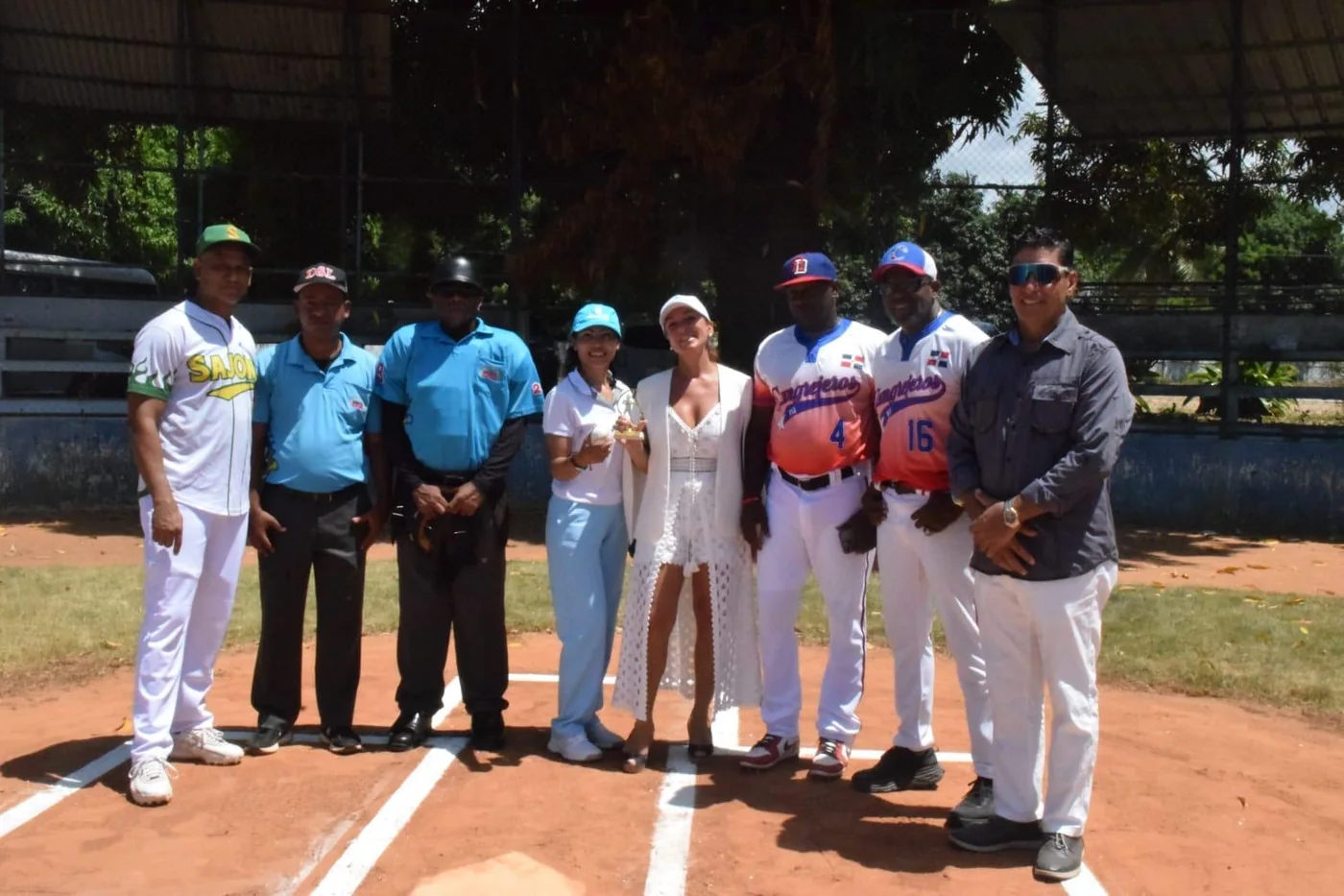 Rosa Sancho and Johana with the Herrera veterans' team at a Larimar City event