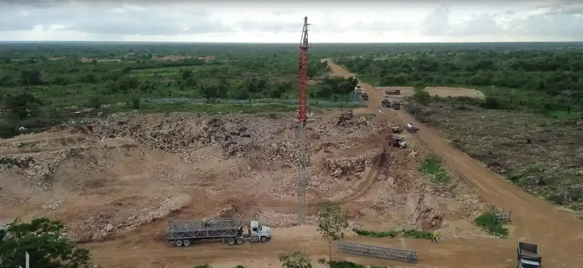 Primera grúa Prime Towers. Fase 1 Larimar City